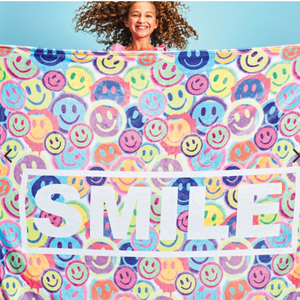 Iscream - Spray Paint Smiles Plush Blanket
