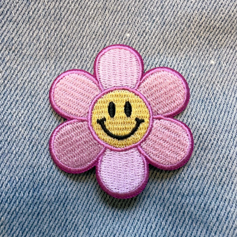 Wildflower + Co - Smiley Daisy Patch in Lilac